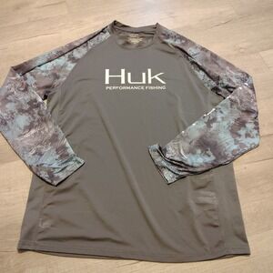 HUK Performance Fishing Shirt Men's Size L Gray Long Sleeve Camo Water Pattern